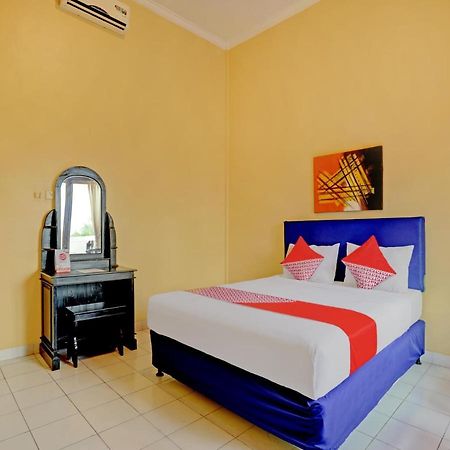 Oyo 3096 Hotel Dewi Warsiki Gilimanuk Ngoại thất bức ảnh