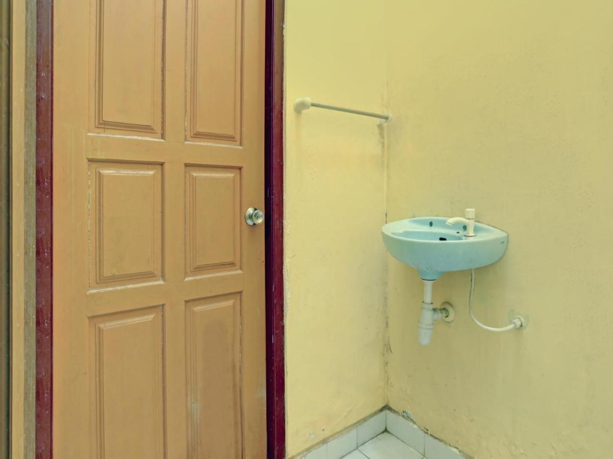 Oyo 3096 Hotel Dewi Warsiki Gilimanuk Ngoại thất bức ảnh
