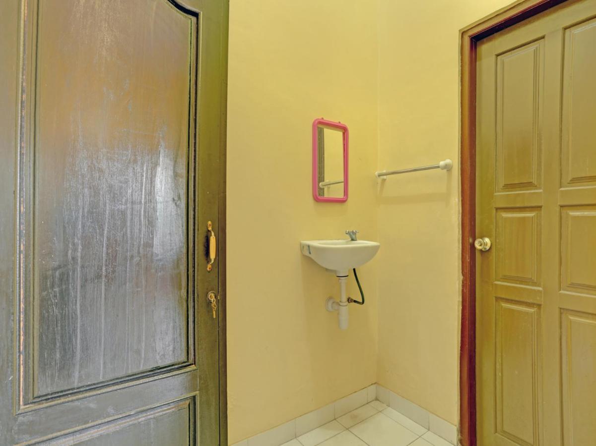 Oyo 3096 Hotel Dewi Warsiki Gilimanuk Ngoại thất bức ảnh